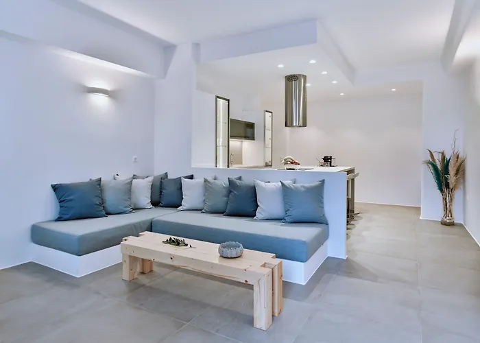 Blue Mare Naousa (Paros)